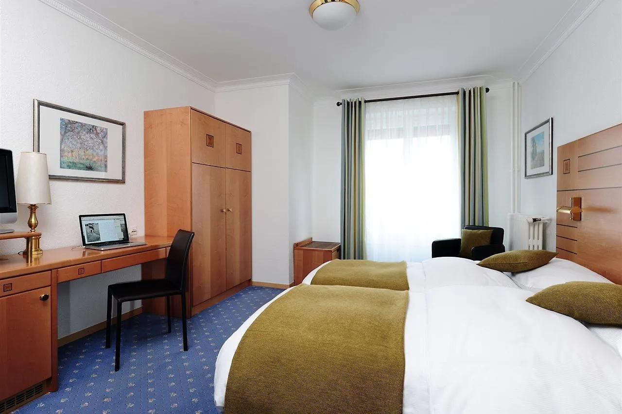 Hotel Eden Genf 3*,